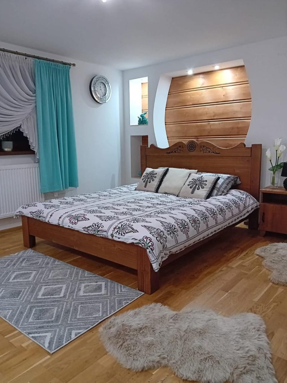 Bed, Photo of the whole room, Bedroom, Family, Family