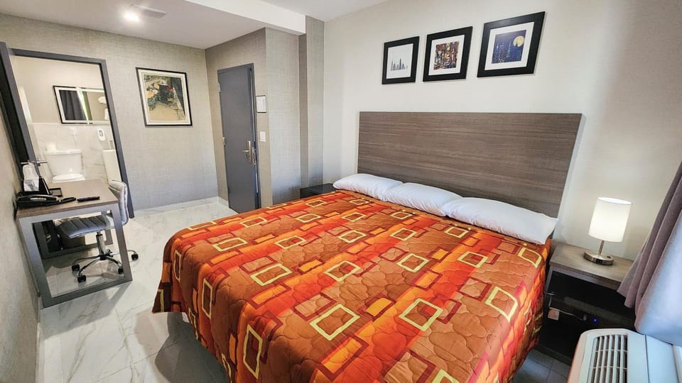 Bed, Photo of the whole room