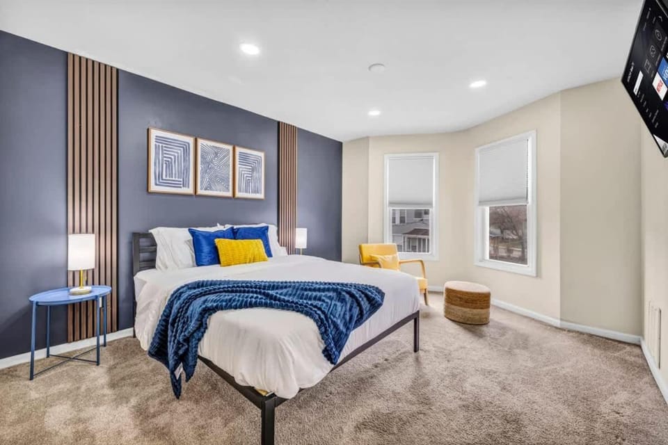 BIG 4BR House 7 Mins to Downtown with Foosball and Games House in Cleveland Heights
