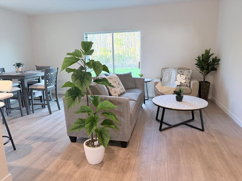 Living room, Seating area, Dining area