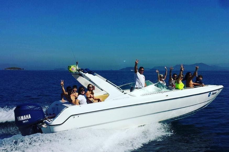 Snorkeling, group of guests