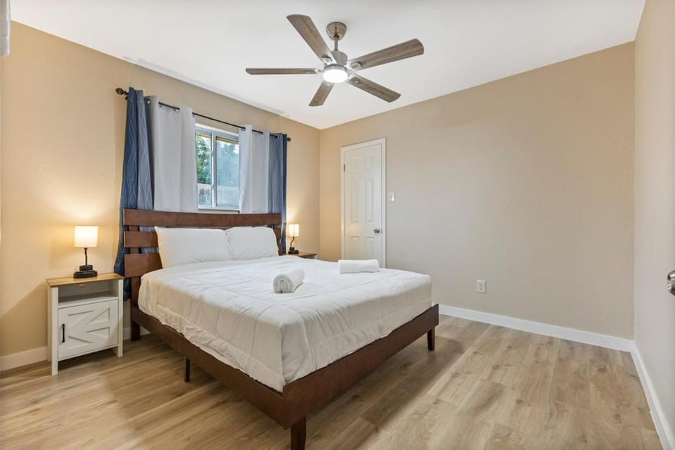 4 bedroom 3 bathroom 10 sleep, House in Flour Bluff
