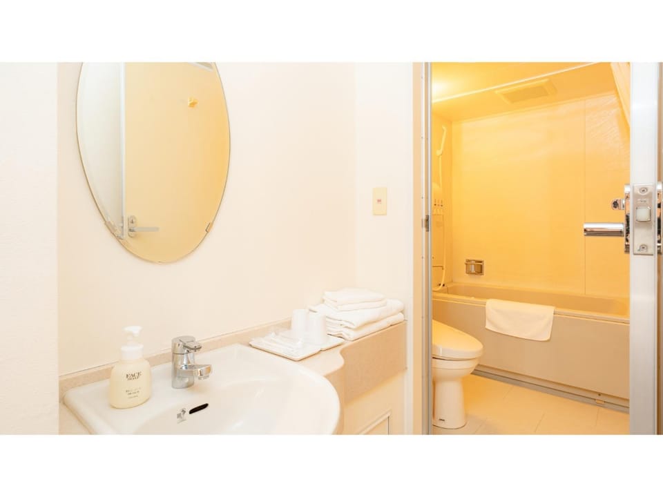 Smile Hotel Nishiakashi - Vacation STAY 99875v Hotel in Kobe