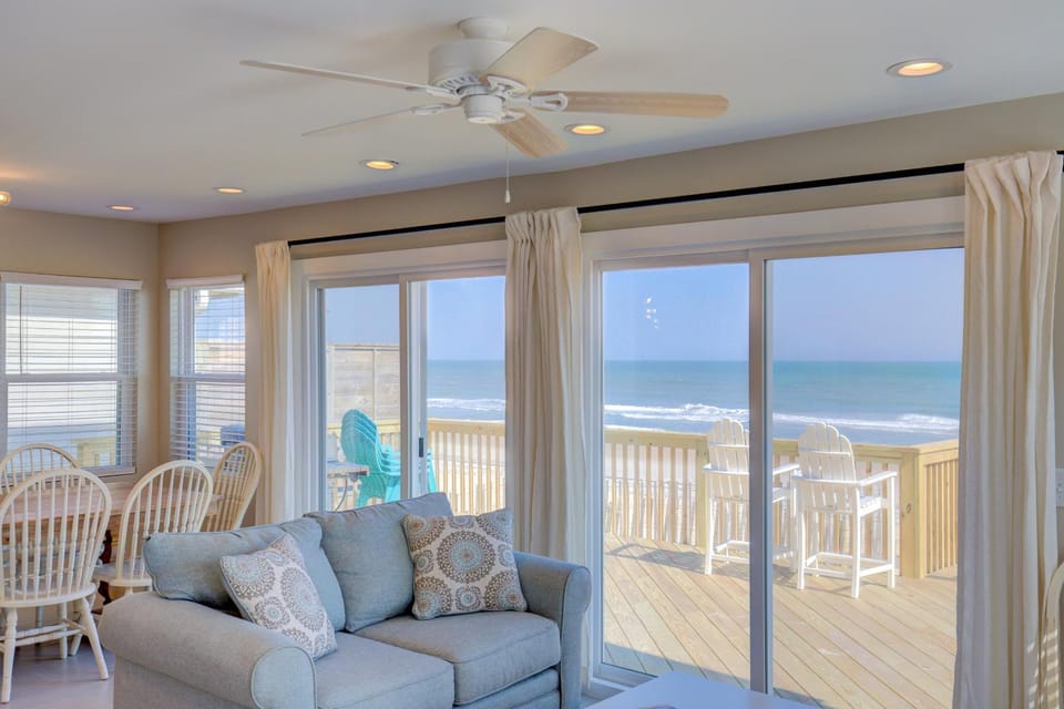 NTB200 Seaside House House in North Topsail Beach