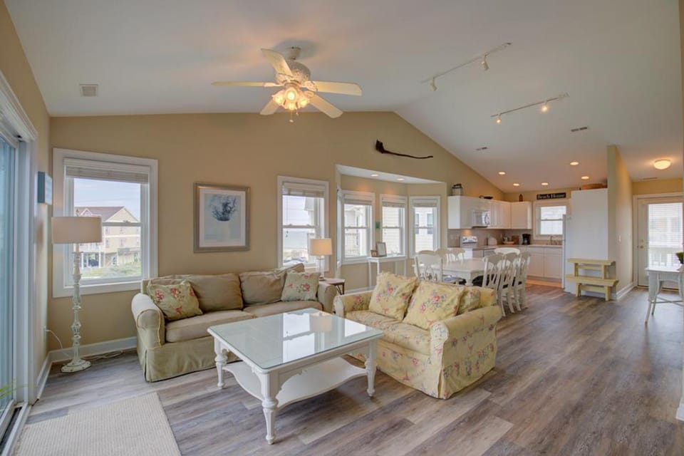 NTB217 Pinella Beach House House in North Topsail Beach