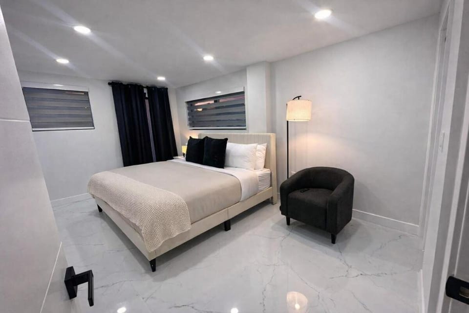 FIFA 2026 Luxury 2BR Near Brickell free parking Apartment in Coral Gables