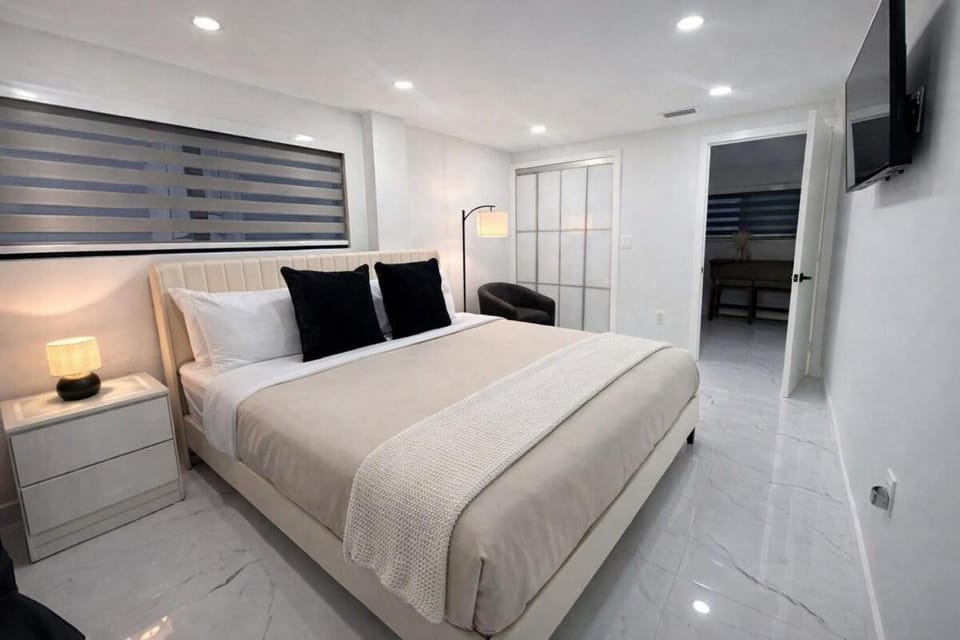 FIFA 2026 Luxury 2BR Near Brickell free parking Apartment in Coral Gables