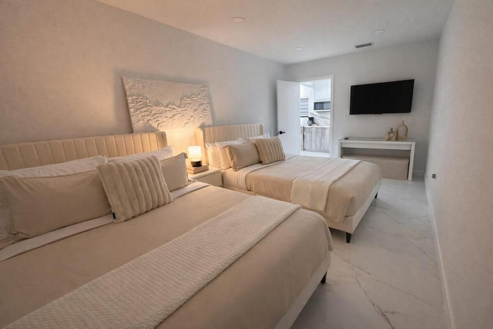 FIFA 2026 Luxury 2BR Near Brickell free parking Apartment in Coral Gables