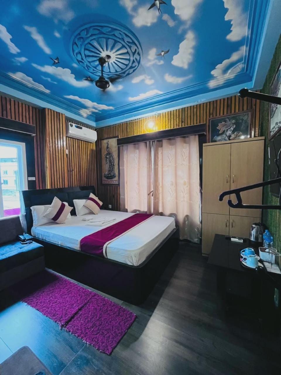 Photo of the whole room