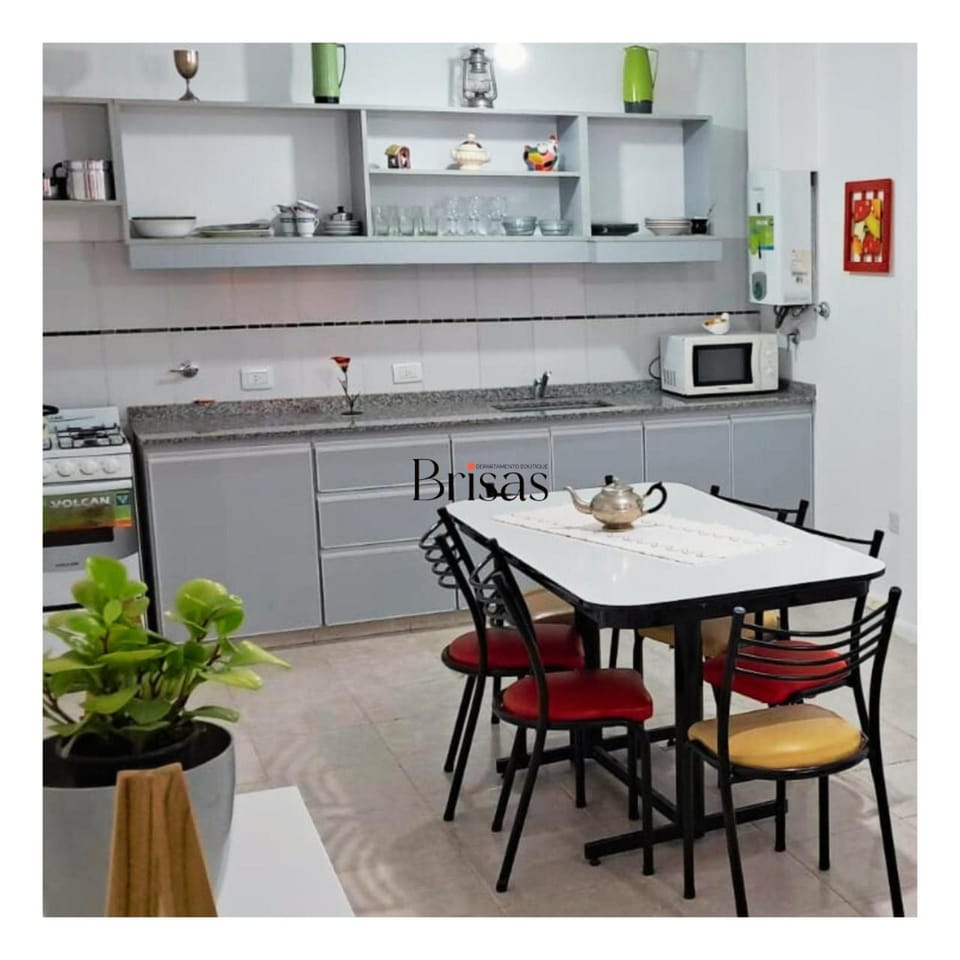 Kitchen or kitchenette, Dining area, stove