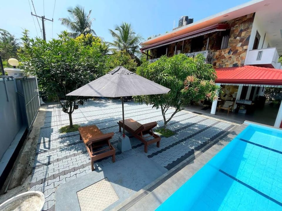 Vera Lanka Ocean Pool Villa Villa in Hikkaduwa