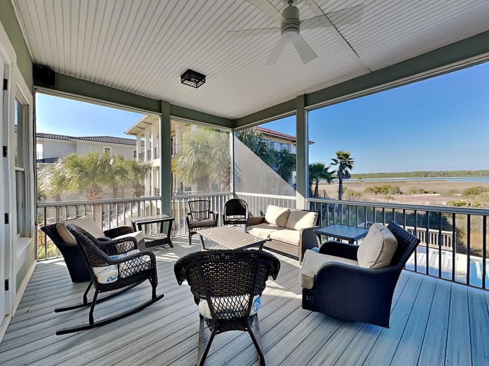Patio, Balcony/Terrace, Seating area, Sea view, furniture
