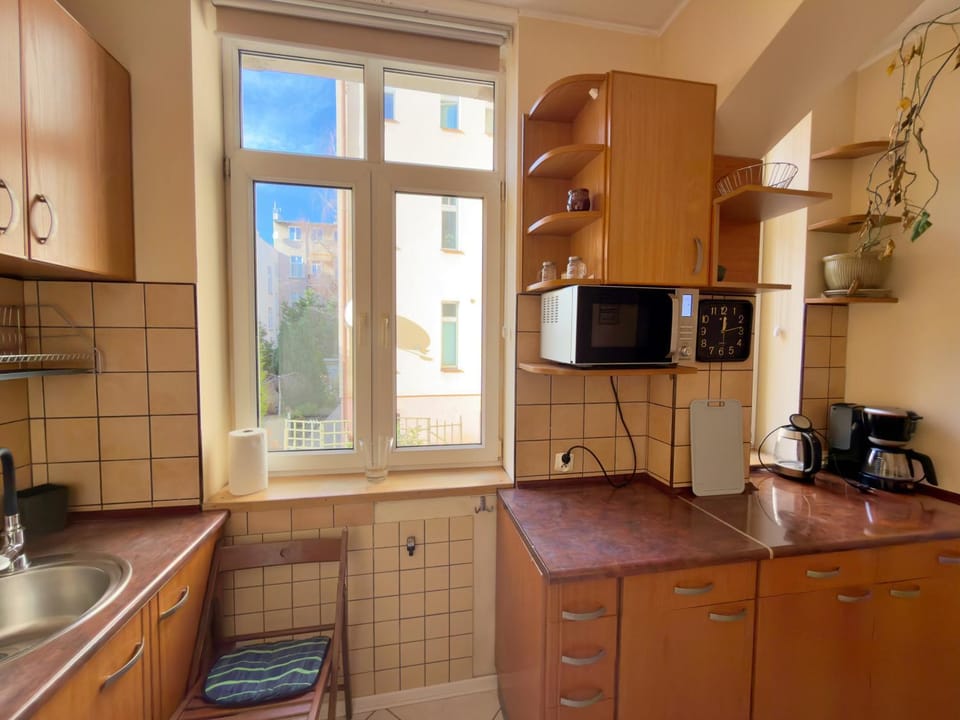 Coffee/tea facilities, Kitchen or kitchenette, oven