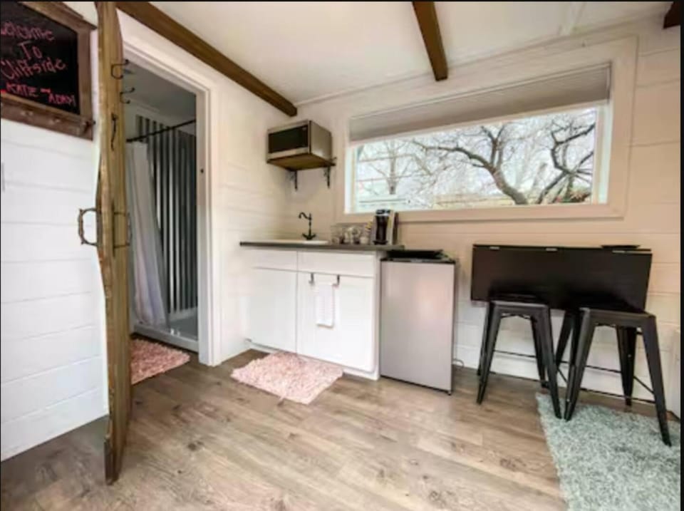 NEW! Cozy Container Home at Cliffside #1 House in Orderville