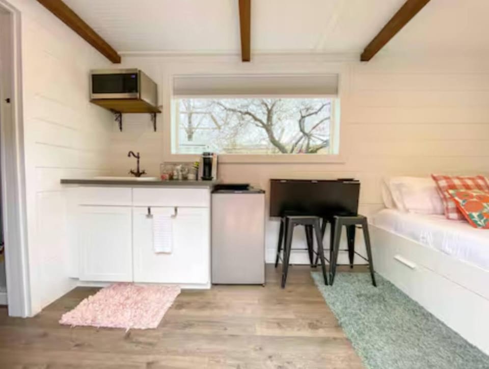 NEW! Cozy Container Home at Cliffside #1 House in Orderville