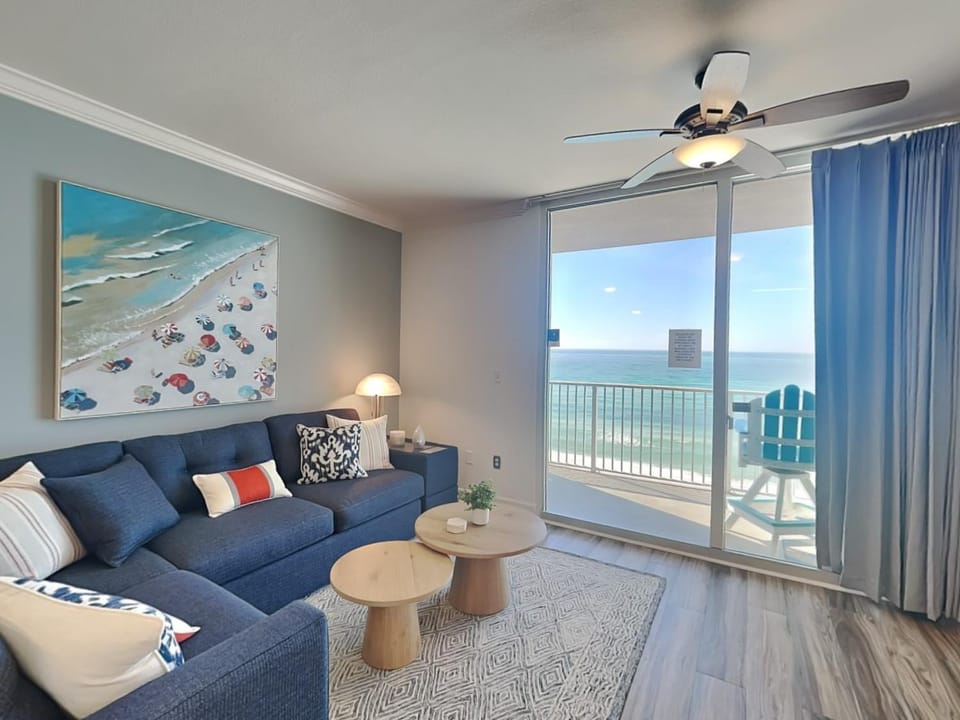 Balcony/Terrace, Living room, Seating area, Beach, Sea view, furniture
