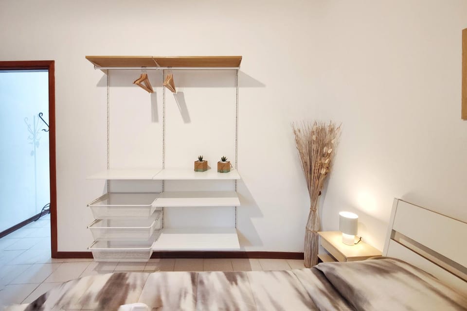 Bedroom, towels, wardrobe