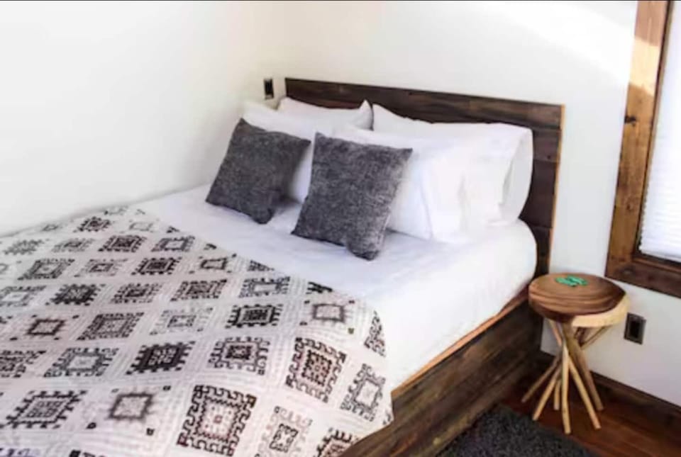 NEW! Modern Cabin Tiny Home at Cliffside #1 Cabin in Orderville