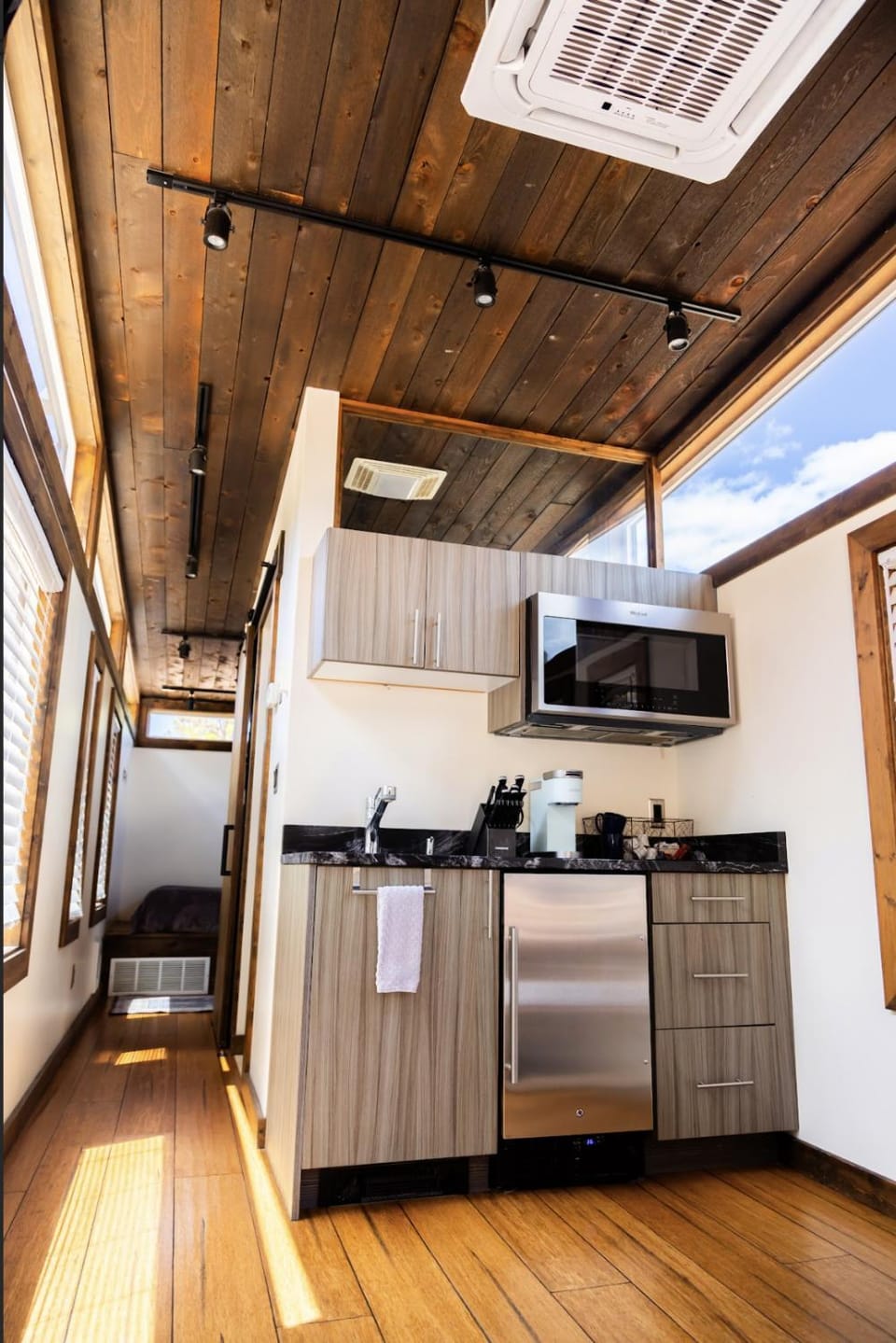 NEW! Modern Cabin Tiny Home at Cliffside #2 Cabin in Orderville