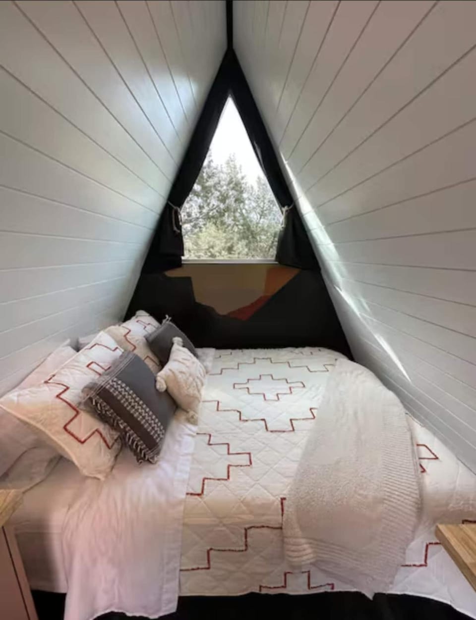 NEW! Unique Modern Glamping Chalet #4 House in Orderville