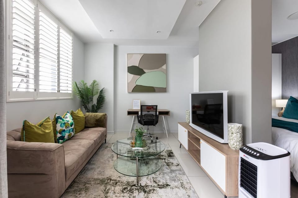 Communal lounge/ TV room, TV and multimedia