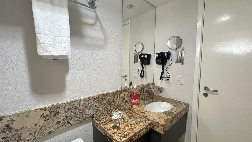 Bathroom, towels