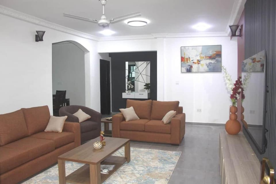 Beautiful 2bdr Apt @Shayshan Heights, East Airport Apartment in Accra