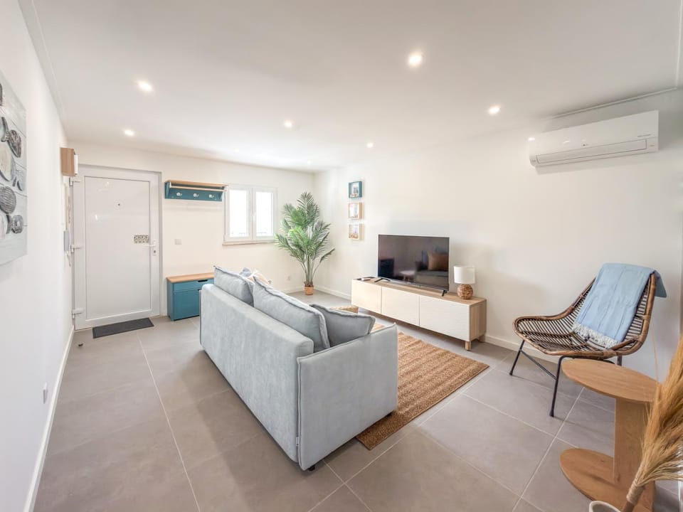 TV and multimedia, Living room, air conditioner