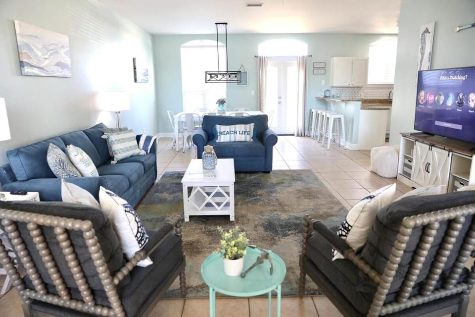 Steps to Pvt beach , Beach ramp, 2 pools, Sleeps 18 - Lazy Marlin House in Miramar Beach