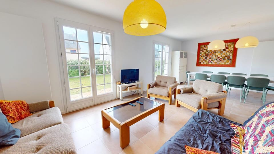 Communal lounge/ TV room, Living room