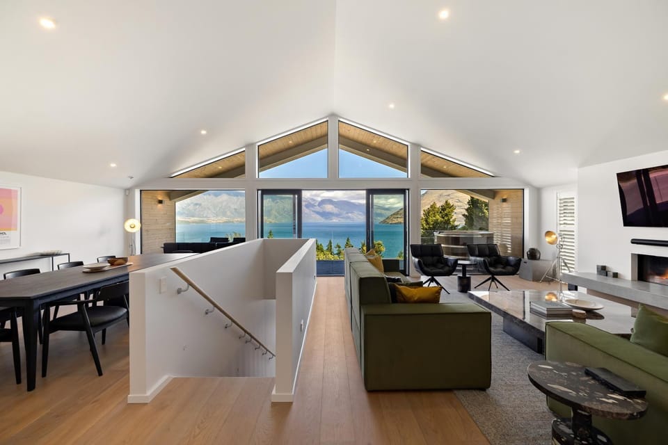 TV and multimedia, Living room, Seating area, Dining area, Lake view, Mountain view