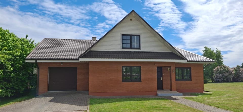 Property building, Street view, Quiet street view