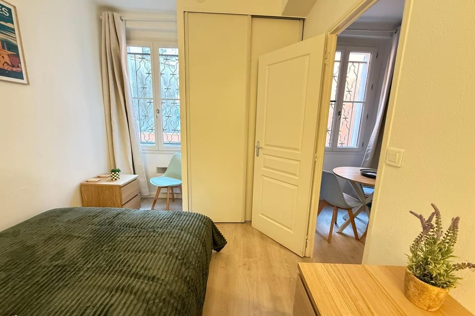 T2 rénové Charme & calme au cœur du Vieil Antibes Apartment in Antibes