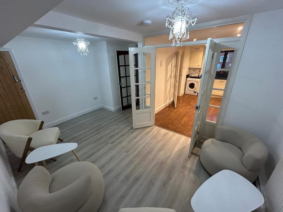 3 bed family home northwood London suburbs Apartment in Watford