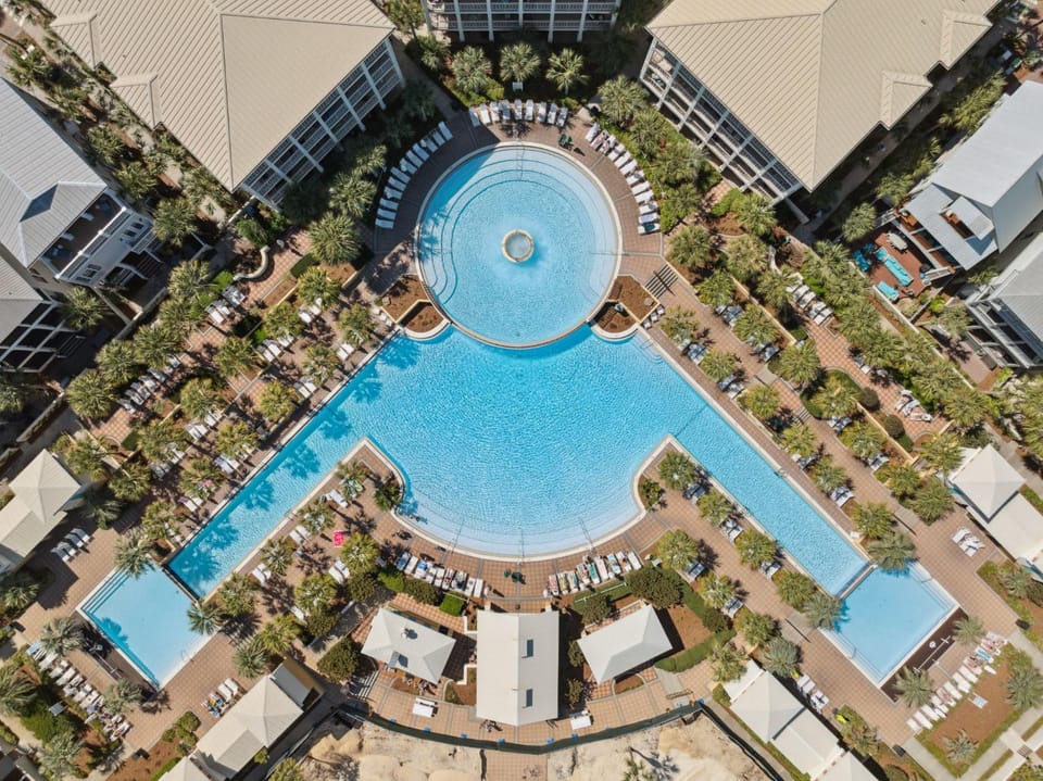 Neighbourhood, Bird's eye view, Swimming pool