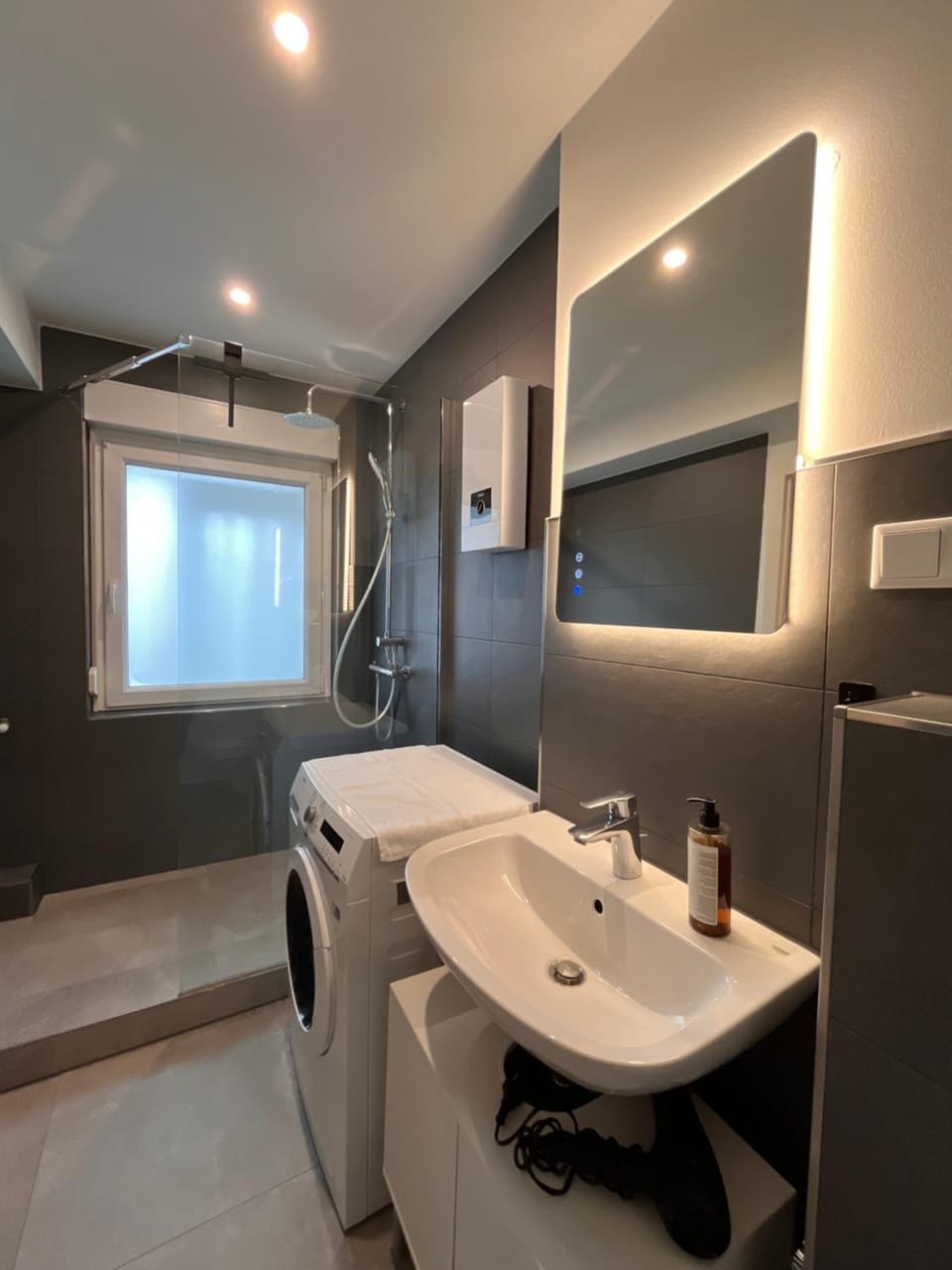 Shower, Bathroom, towels, washing machine, dryer