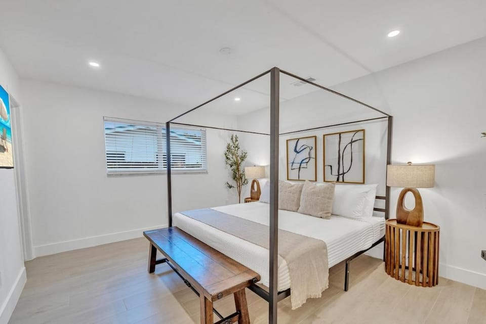 Tropical Bliss 15 Min to Beach House in Lauderhill
