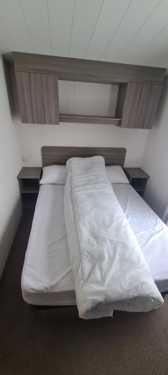 JY Holiday Caravans Wales, Oakfields Towyn Coastal Caravan Sleeps 6 House in Towyn