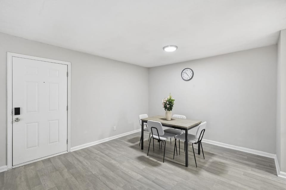 Modern 1BR Retreat Near Stone Mountain Apartment in Tucker