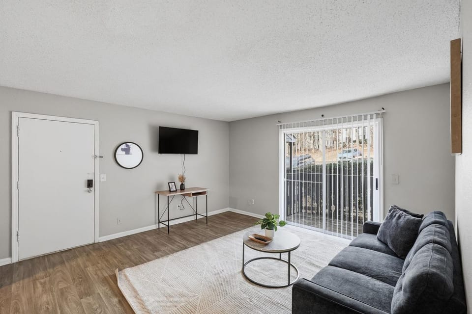 Modern 2BR Retreat Near Stone Mountain Apartment in Tucker