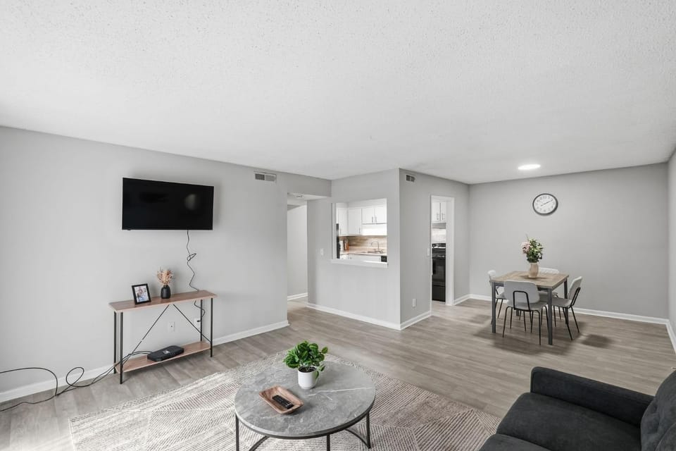 Comfort & Convenience in Stone Mountain Apartment in Tucker