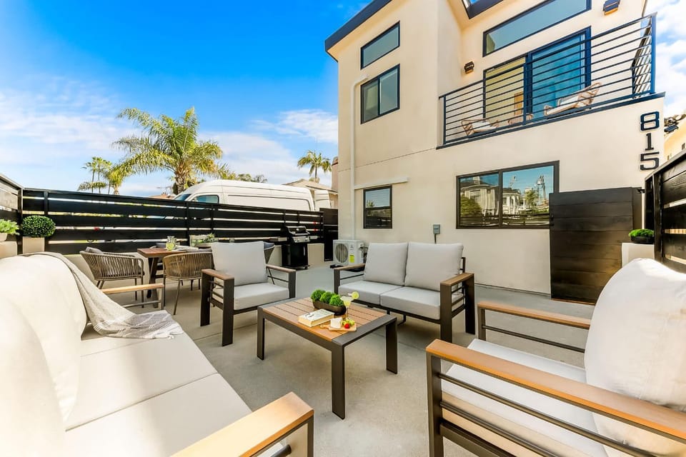 PB NEW BUILD l A Block from SAND House in Pacific Beach