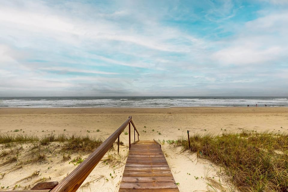 NTB4298 Beach Life Ocean Ridge House in North Topsail Beach
