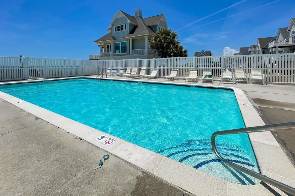 NTB4298 Beach Life Ocean Ridge House in North Topsail Beach