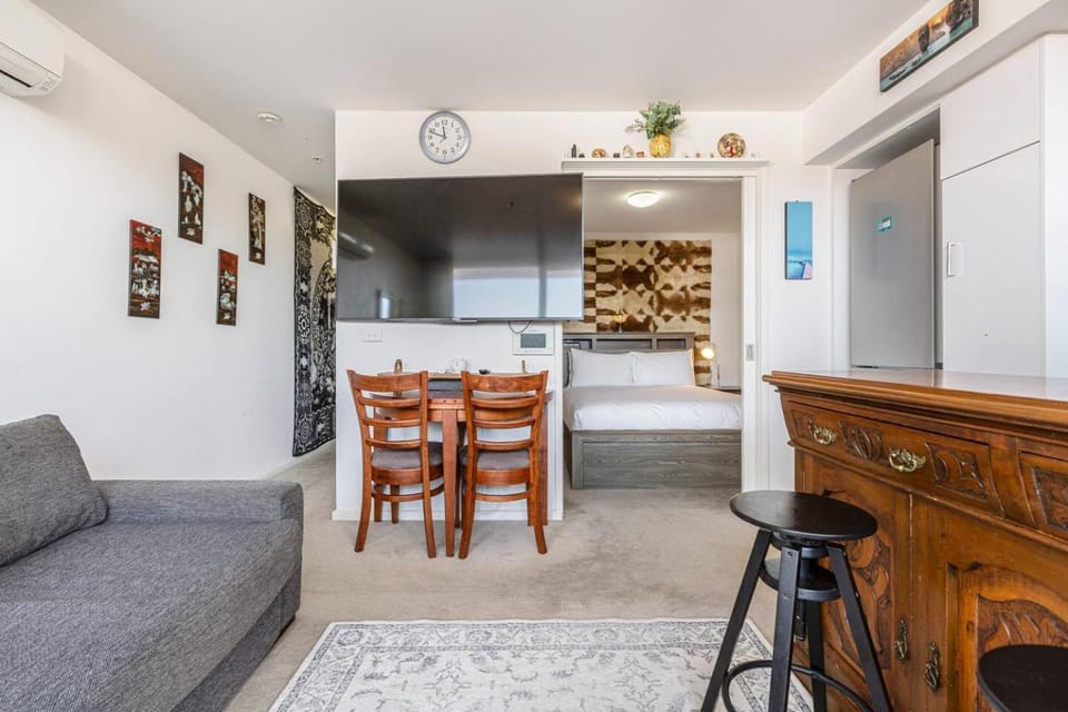TV and multimedia, Dining area