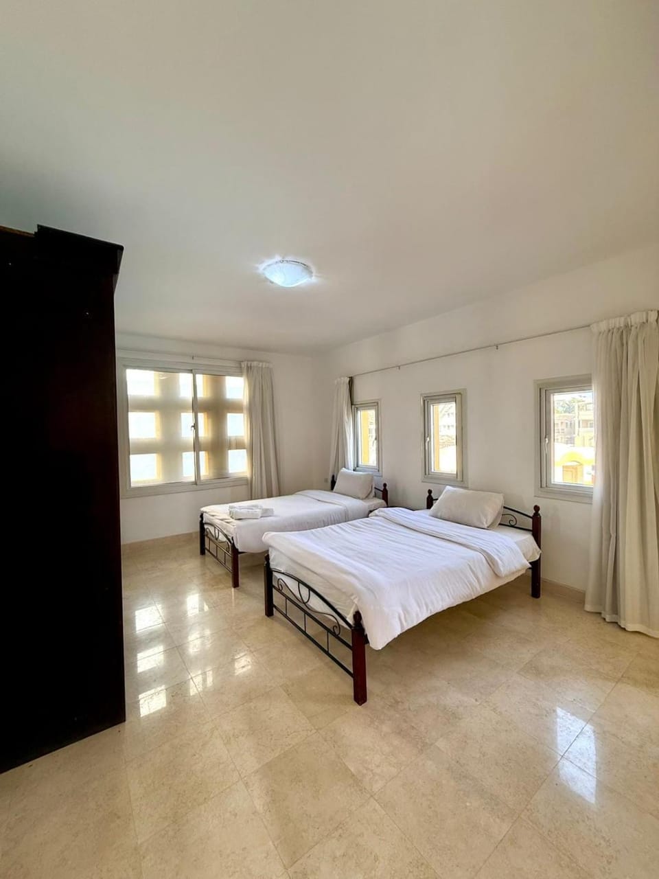 Bedroom, towels, towels