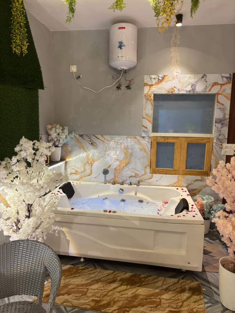 The terrace affair studio with jacuzzi Apartment in Gurugram