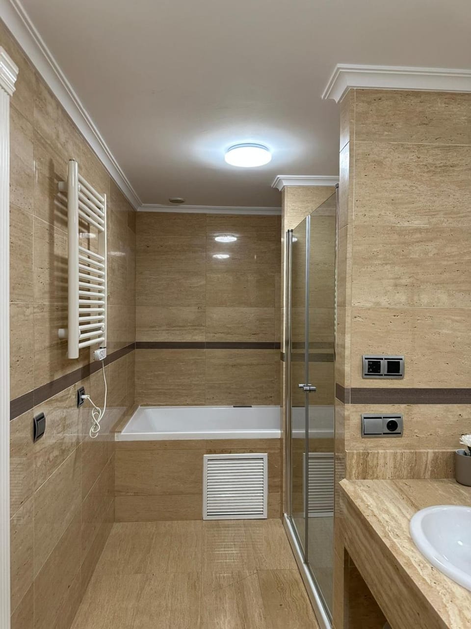 Shower, Bathroom, Bath, towels