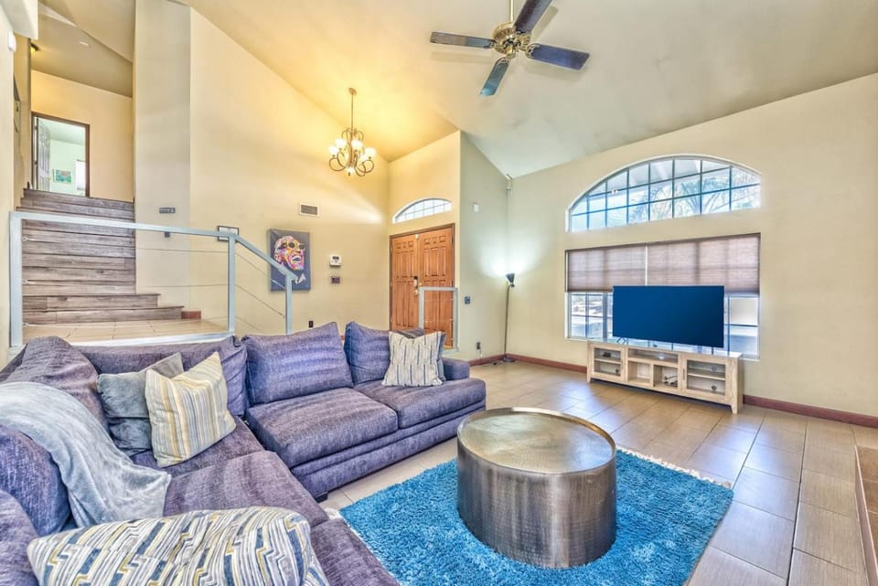 Spacious Home free early check-in if available! House in Green Valley North