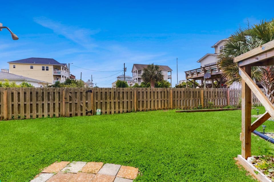 NTB56 Bermuda Place House in North Topsail Beach